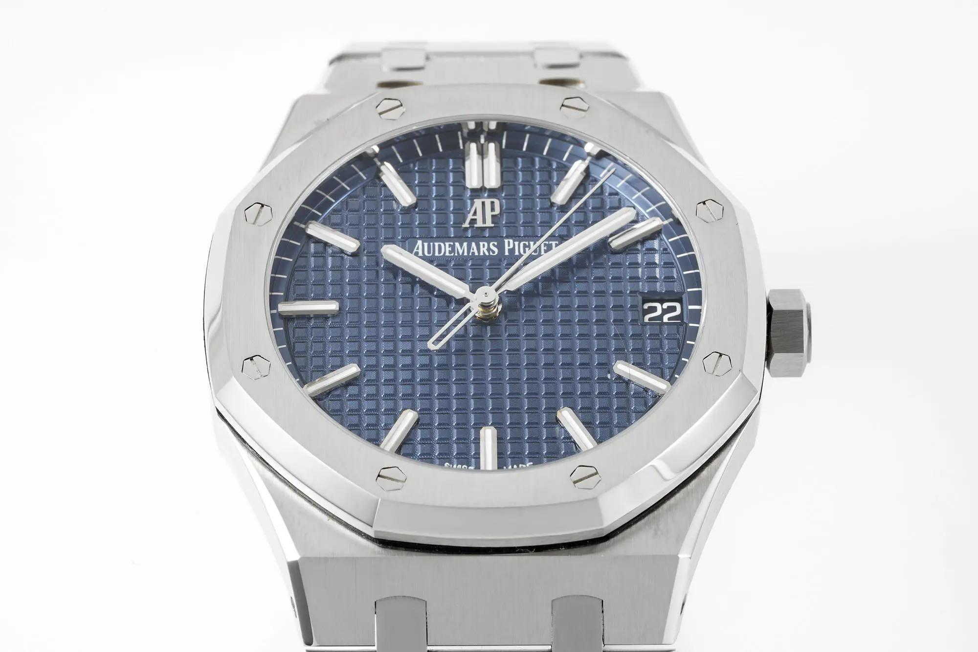 Audemars Piguet Royal Oak Stainless Steel Edition 15500V2 - 41mm x 10mm with Blue Dial, Caliber 4304 Movement, 72 Hour Power Reserve - Image 3