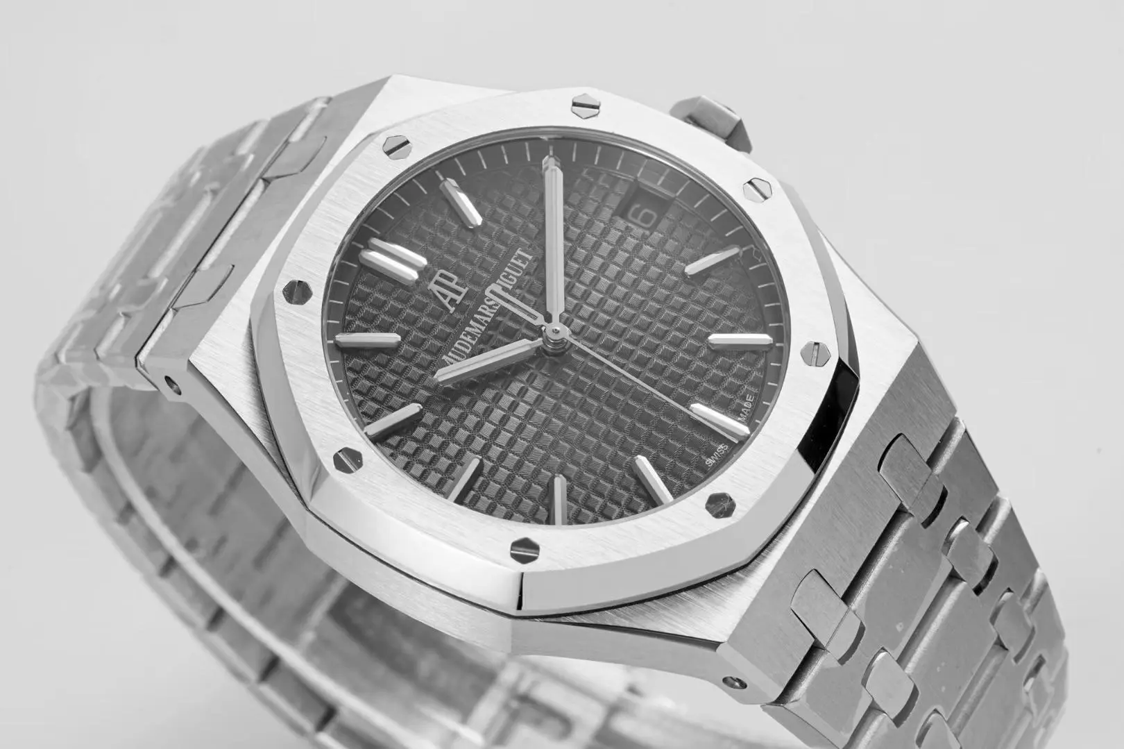 Audemars Piguet Royal Oak Automatic Watch 15500 Stainless Steel with Grey Dial - Image 3