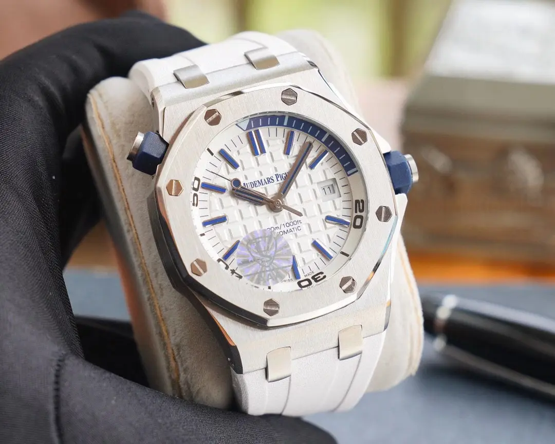 Audemars Piguet Royal Oak Offshore Automatic Men's Watch 42mm Stainless steel Case with Rubber Strap - Image 3