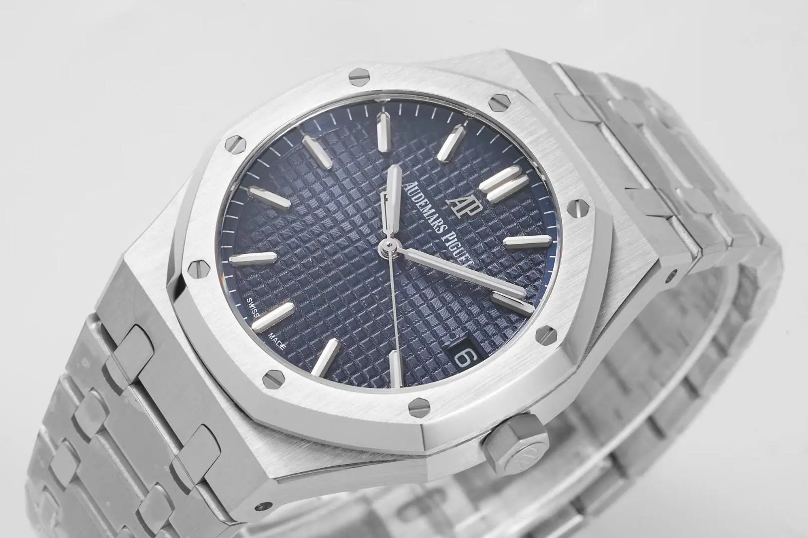 Audemars Piguet Royal Oak Stainless Steel Watch 15500 with Blue Dial Automatic Movement - Image 4