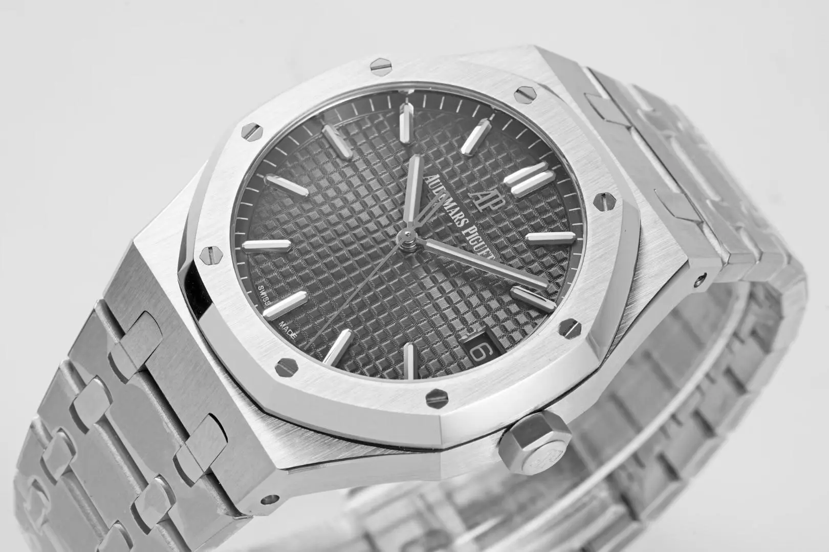 Audemars Piguet Royal Oak Automatic Watch 15500 Stainless Steel with Grey Dial - Image 4