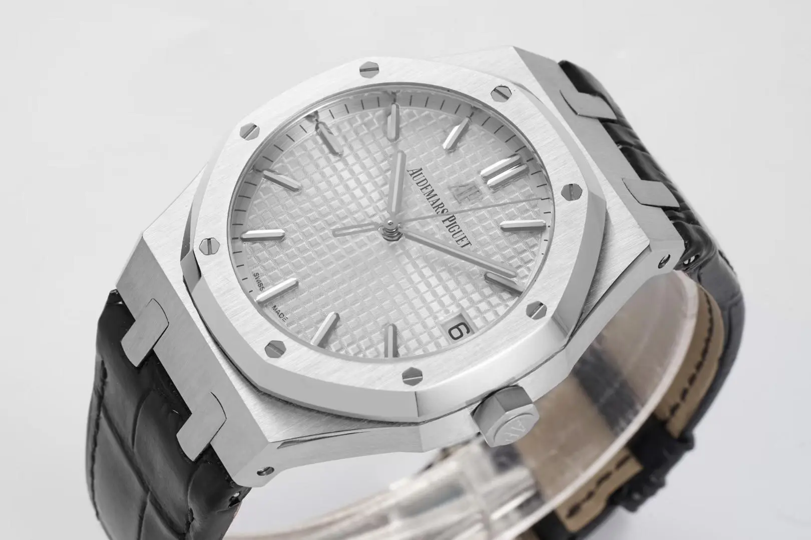 Audemars Piguet Royal Oak Stainless Steel Watch 15500 with Black Leather Strap - Image 4