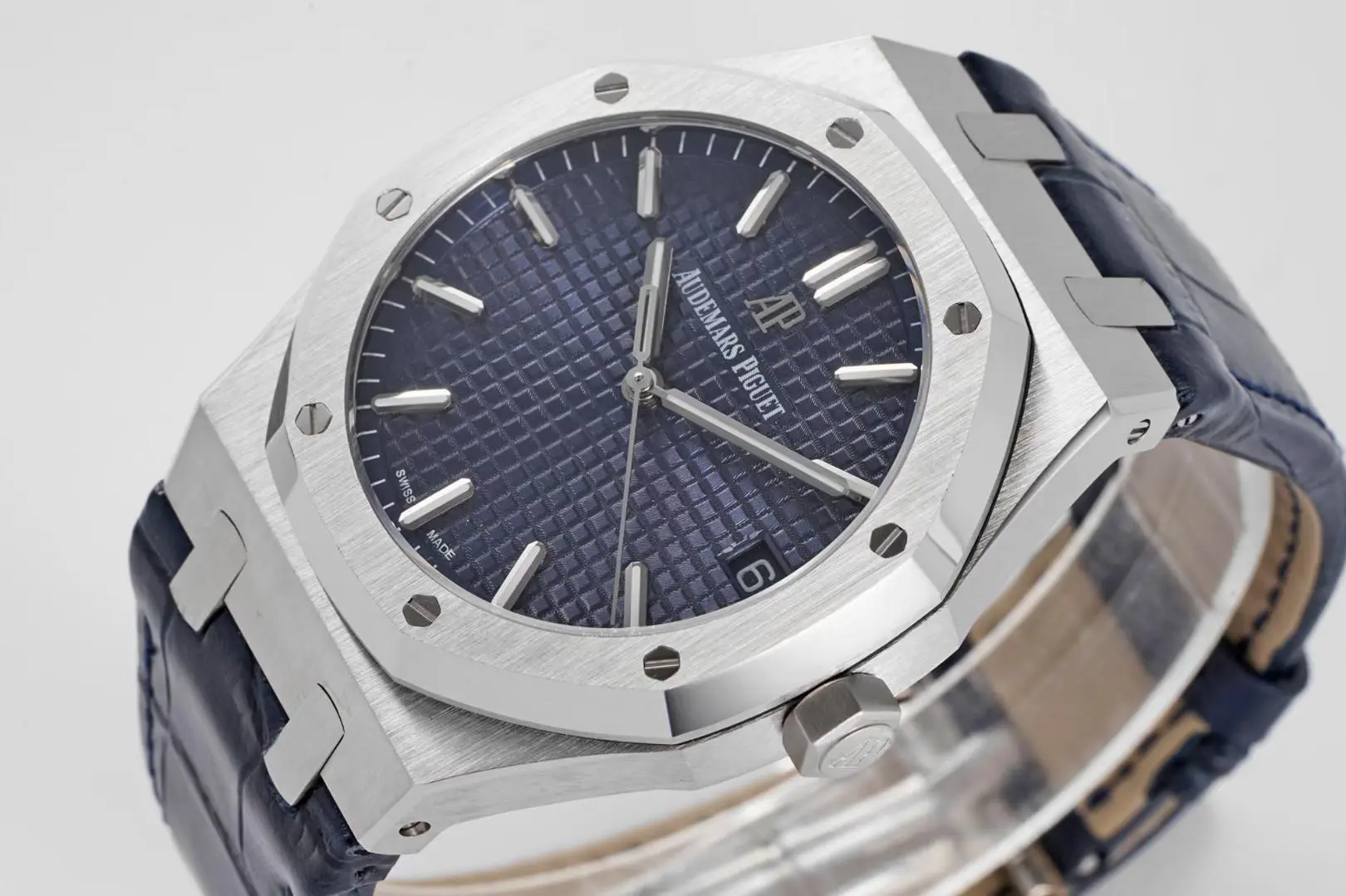 Audemars Piguet Royal Oak Stainless Steel Watch 15500 with Blue Dial on Leather Strap - Image 4