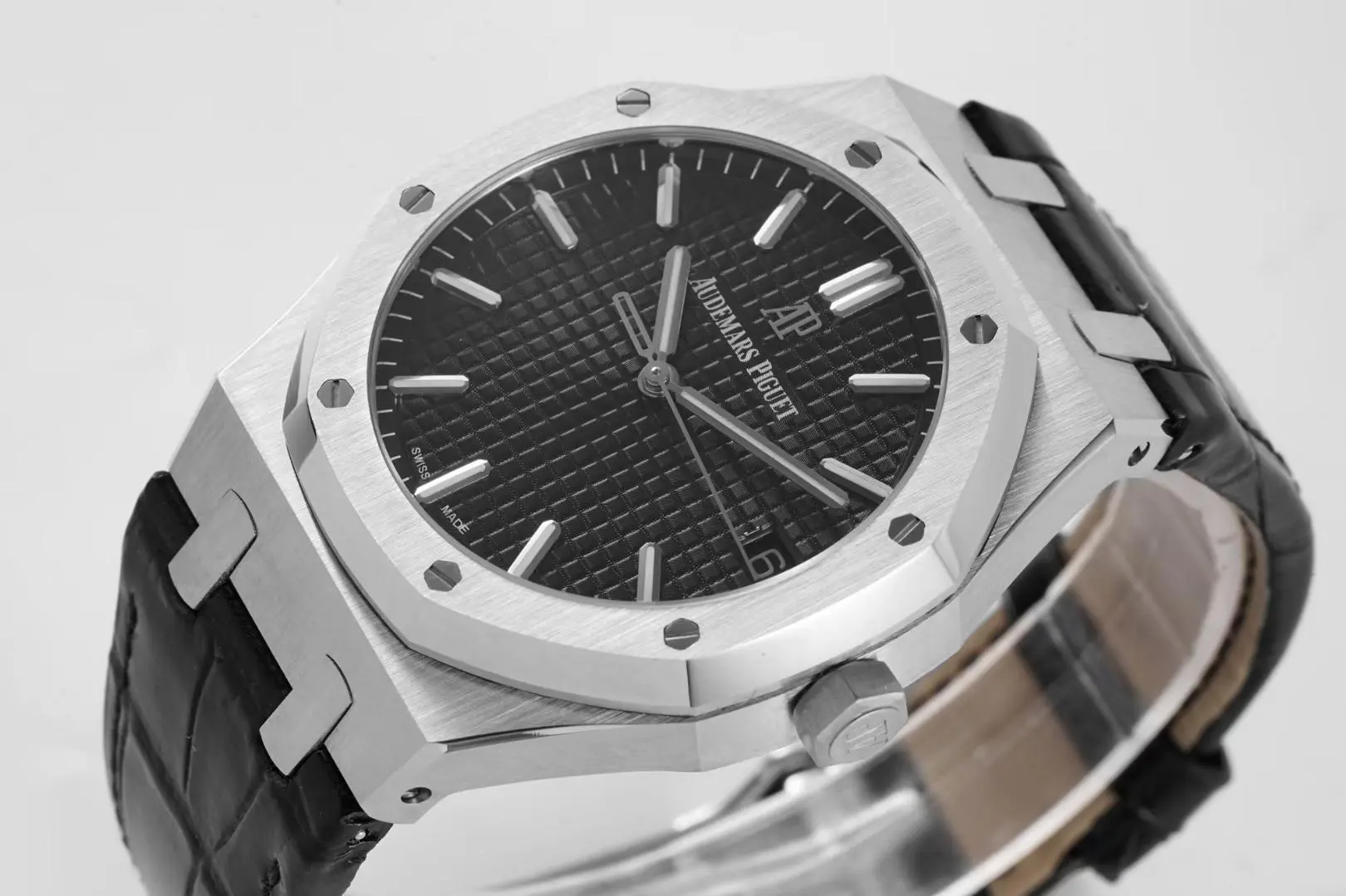 Audemars Piguet Royal Oak Black Dial 15500 Stainless steel Watch - Image 4