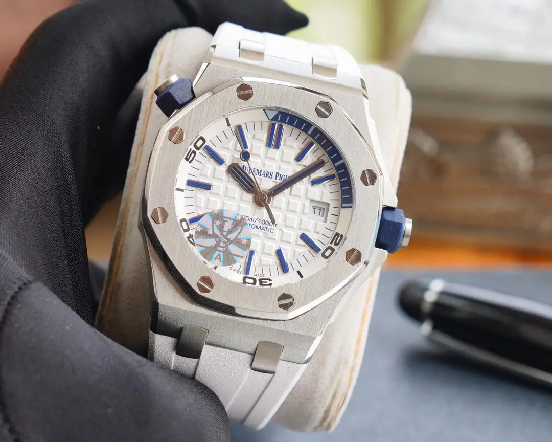 Audemars Piguet Royal Oak Offshore Automatic Men's Watch 42mm Stainless steel Case with Rubber Strap - Image 4