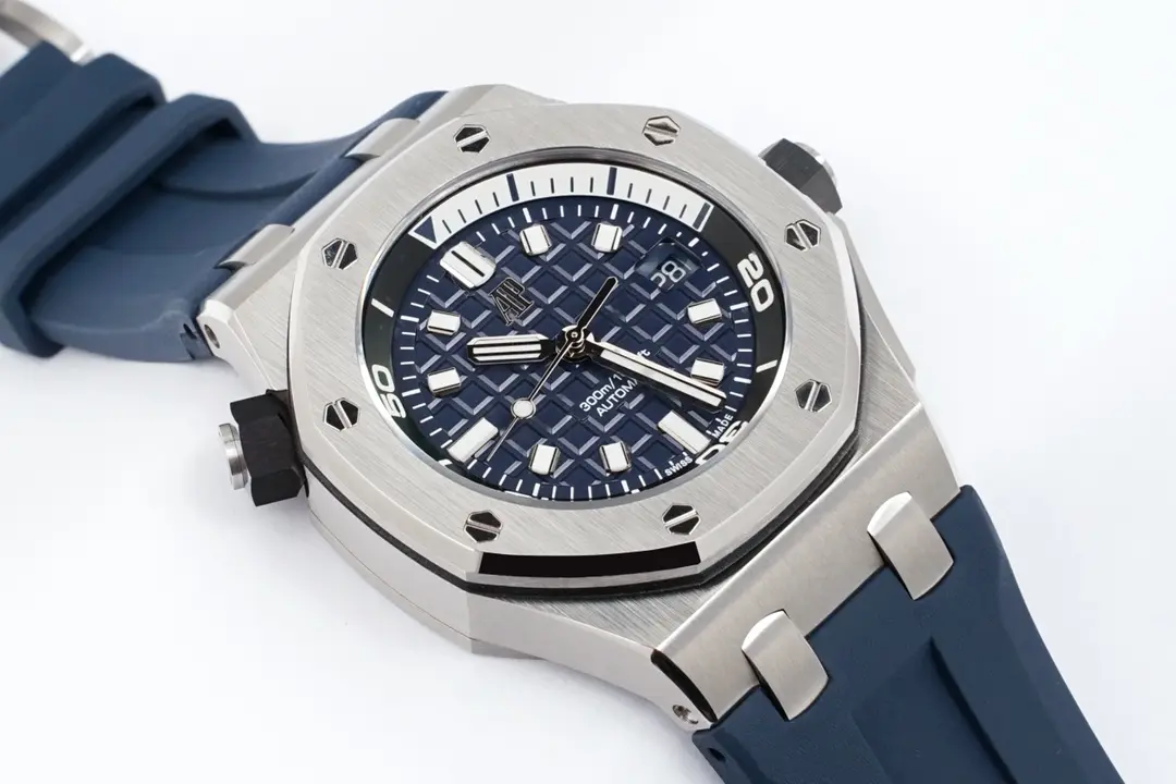 Audemars Piguet Royal Oak Offshore Diver Watch ?C Blue Dial, Stainless Steel Case with Rubber Strap - Image 4