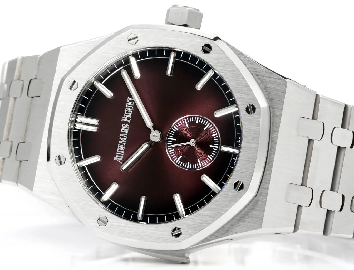 Audemars Piguet Royal Oak Series Men's Watch ?C Stainless Steel with Burgundy Dial - Image 5