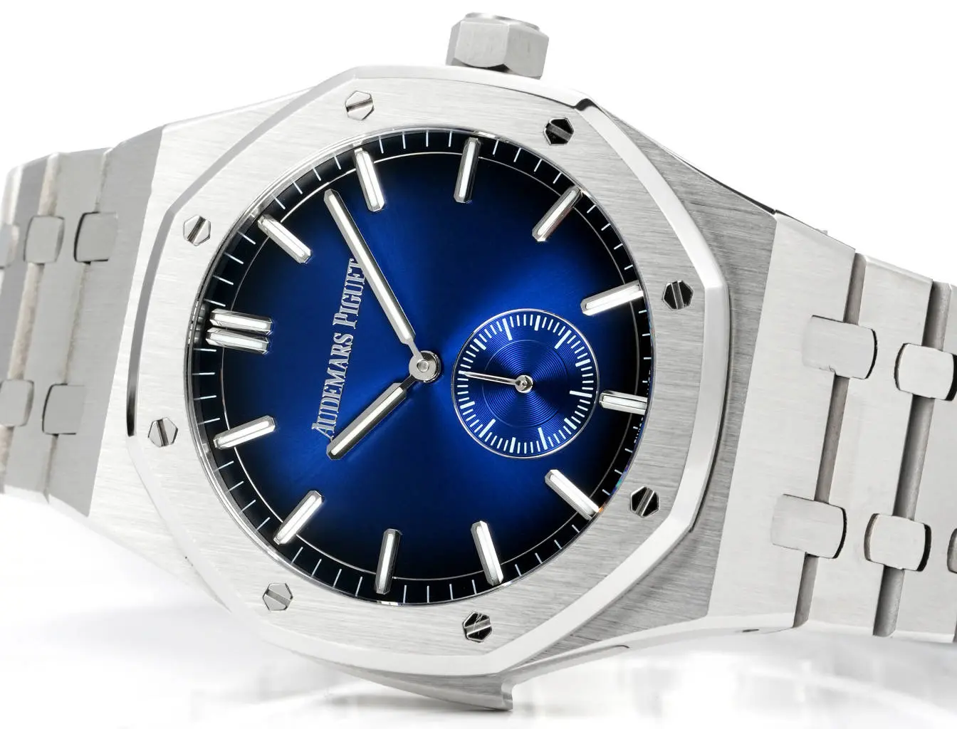 Audemars Piguet Royal Oak Series Men's Watch ?C Blue Dial, Stainless Steel Band, 42mm Case - Image 5