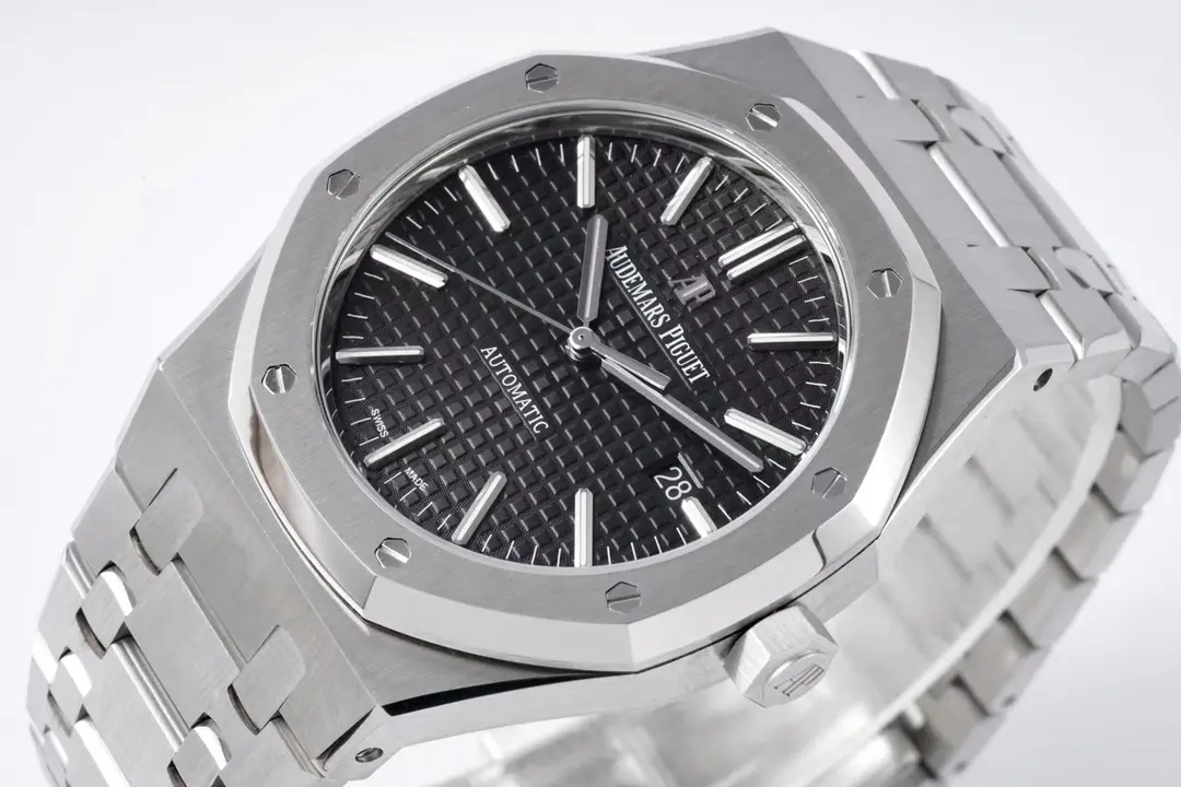 Audemars Piguet Royal Oak Stainless Steel 15400V2 ?C Black Dial - Image 5