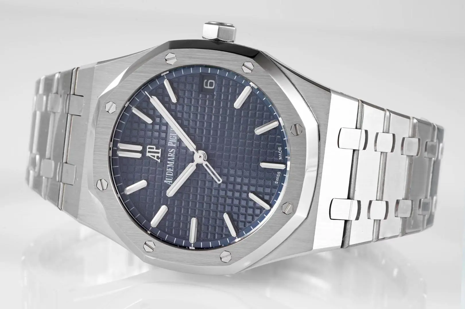 Audemars Piguet Royal Oak Stainless Steel Watch 15500 with Blue Dial Automatic Movement - Image 5