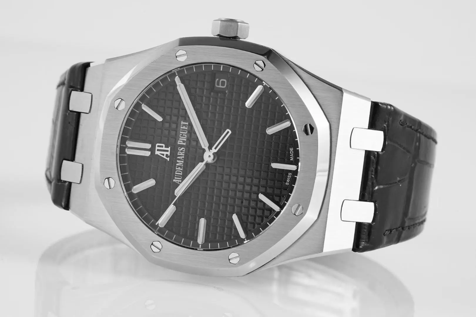 Audemars Piguet Royal Oak Black Dial 15500 Stainless steel Watch - Image 5