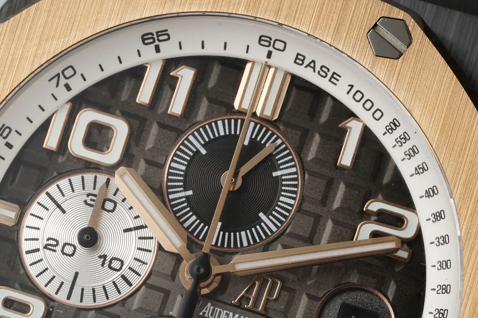 Royal Oak Offshore 26400 series watch - Black and Rose Gold ceramic - Chronograph style - Image 5