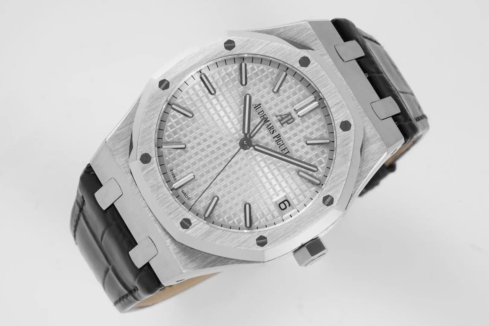 Audemars Piguet Royal Oak Stainless Steel Watch 15500 with Black Leather Strap - Image 6