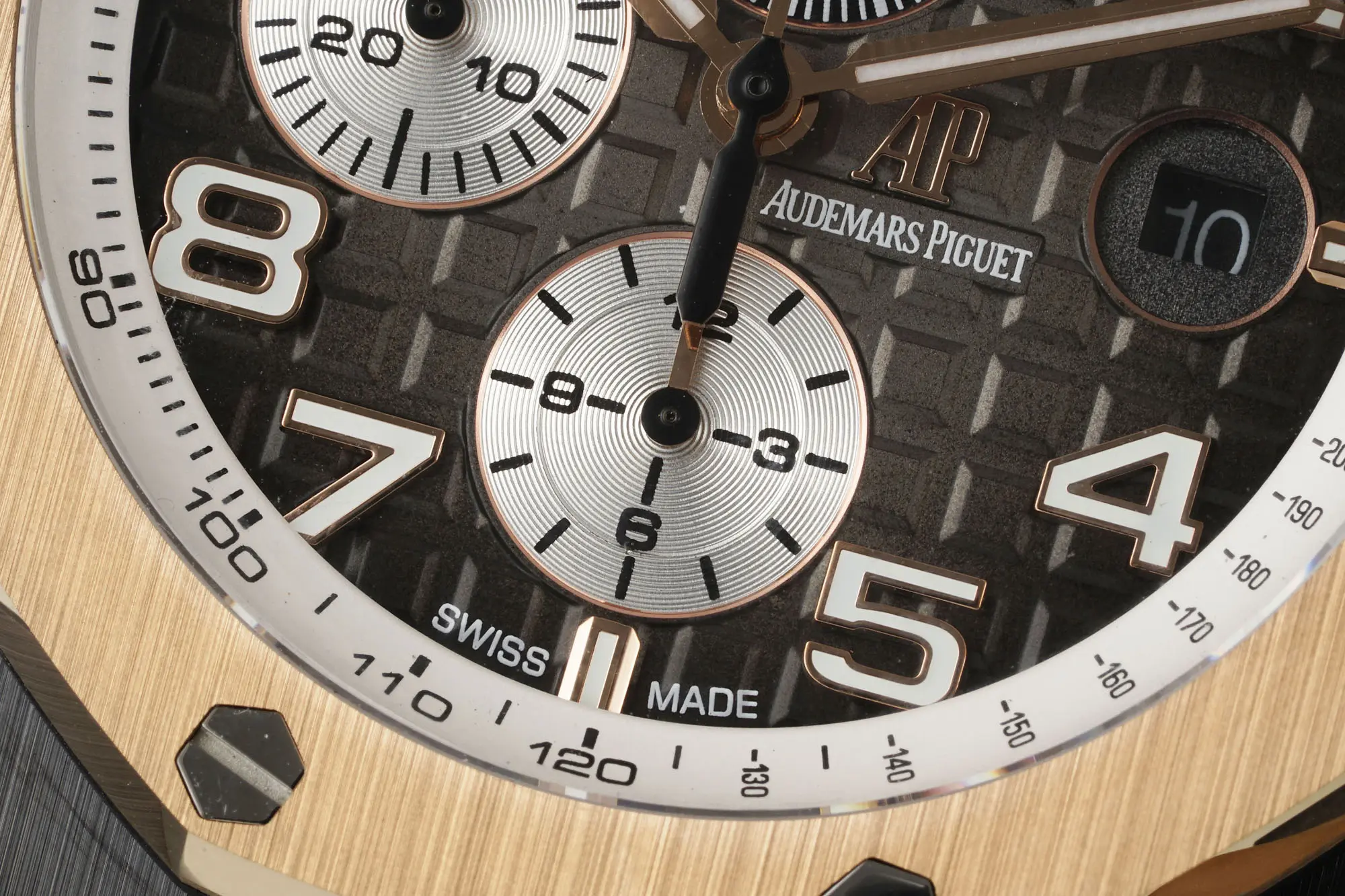 Royal Oak Offshore 26400 series watch - Black and Rose Gold ceramic - Chronograph style - Image 6