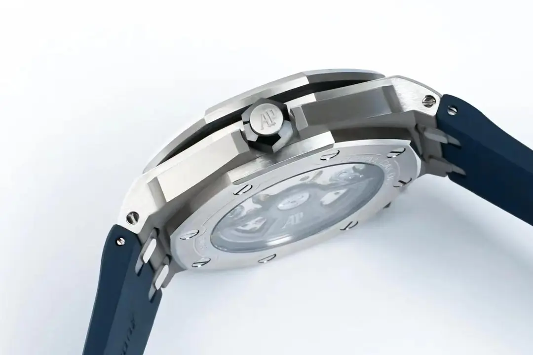 Audemars Piguet Royal Oak Offshore Diver Watch ?C Blue Dial, Stainless Steel Case with Rubber Strap - Image 6