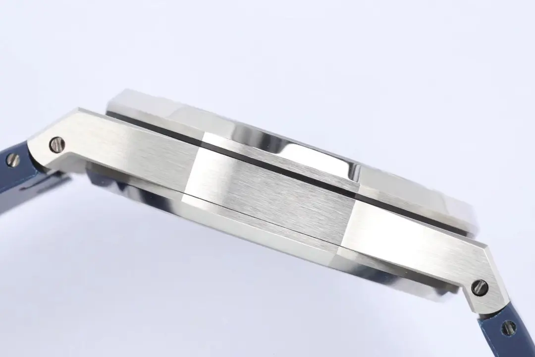 Audemars Piguet Royal Oak ultra-thin tourbillon - Blue Dial, Platinum Hands and Silicone Strap. 41mm Stainless steel Case. - Image 7