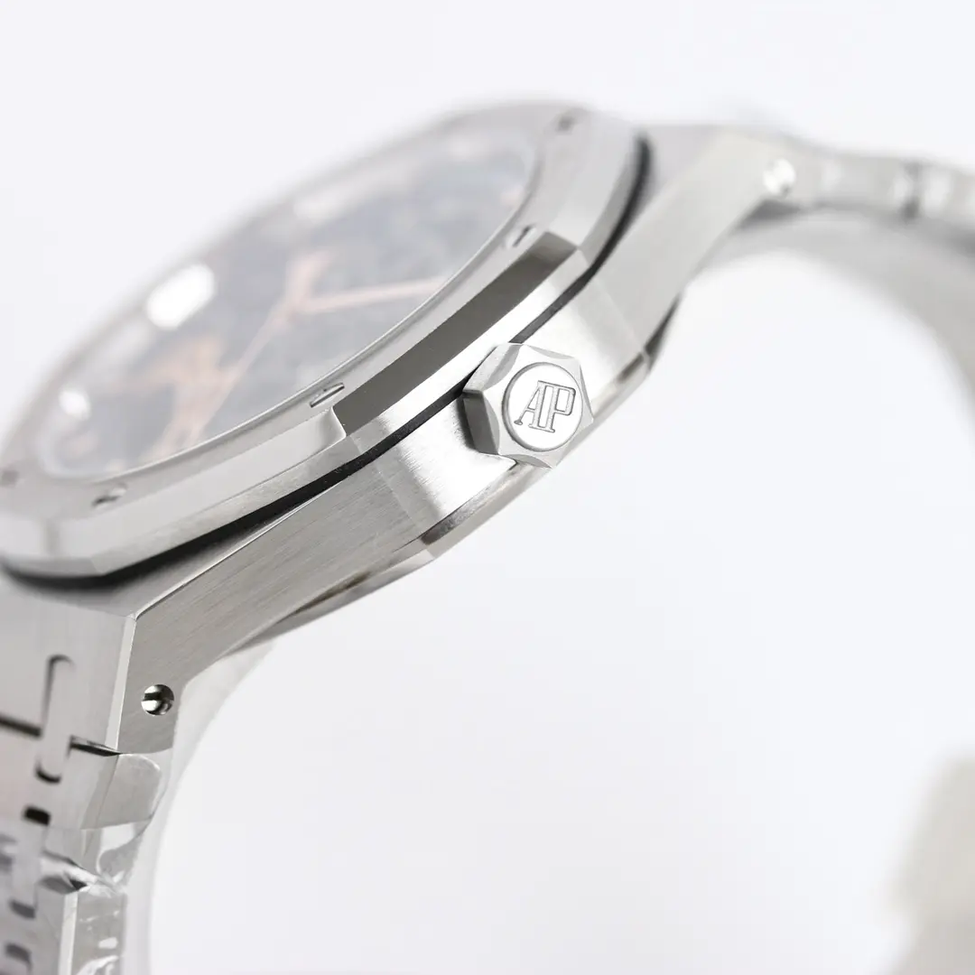 Audemars Piguet Royal Oak Offshore Men's Mechanical Watch 15407ST.OO.1220ST.01 - Silver with Rose Gold accents, Skeleton dial, 41mm - Image 7