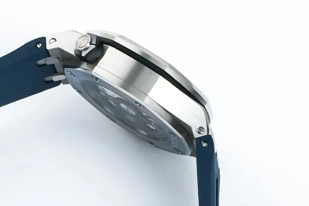 Audemars Piguet Royal Oak Offshore Diver Watch ?C Blue Dial, Stainless Steel Case with Rubber Strap - Image 7