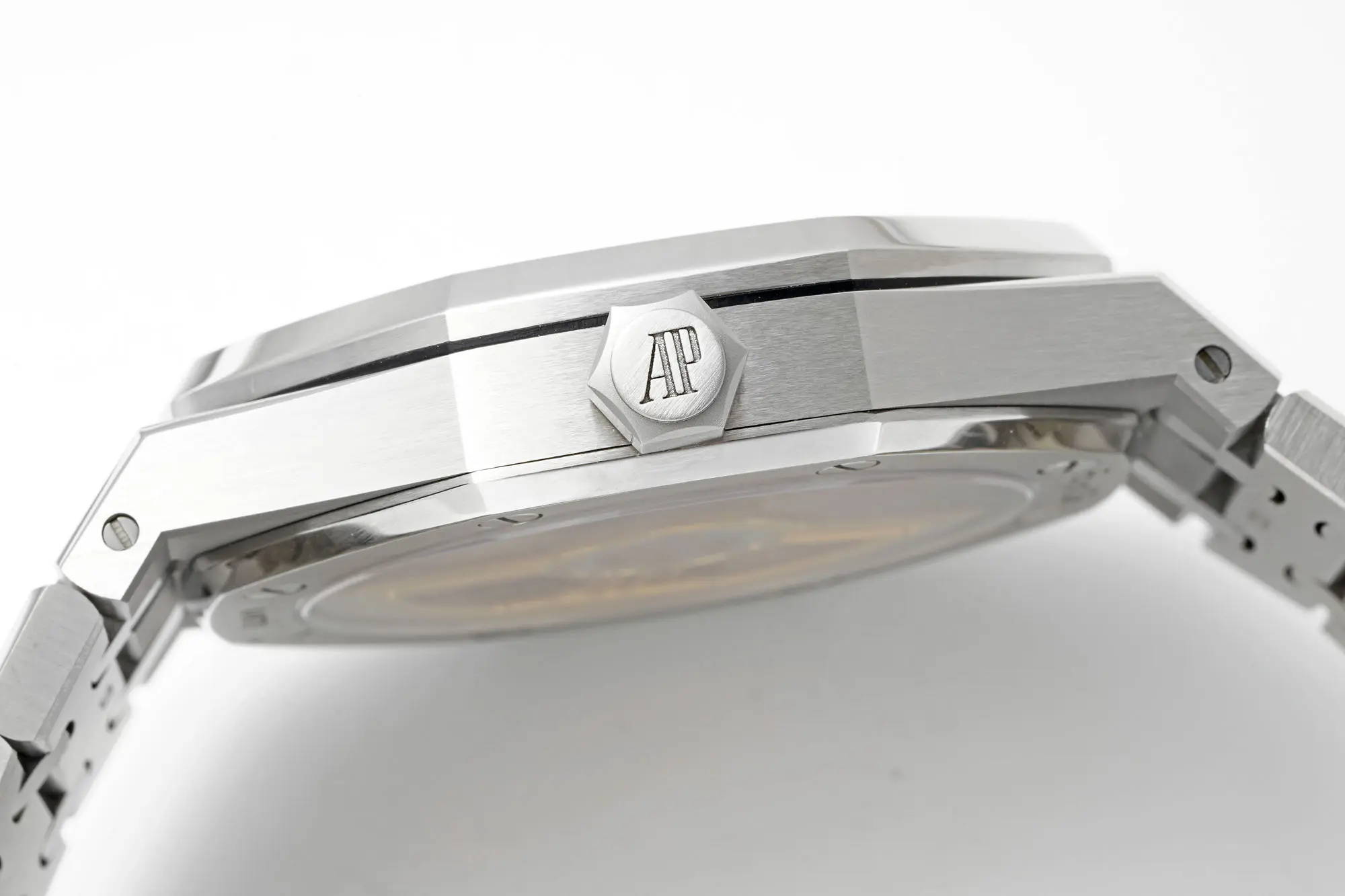 Audemars Piguet Royal Oak Stainless Steel Edition 15500V2 - 41mm x 10mm with Blue Dial, Caliber 4304 Movement, 72 Hour Power Reserve - Image 8