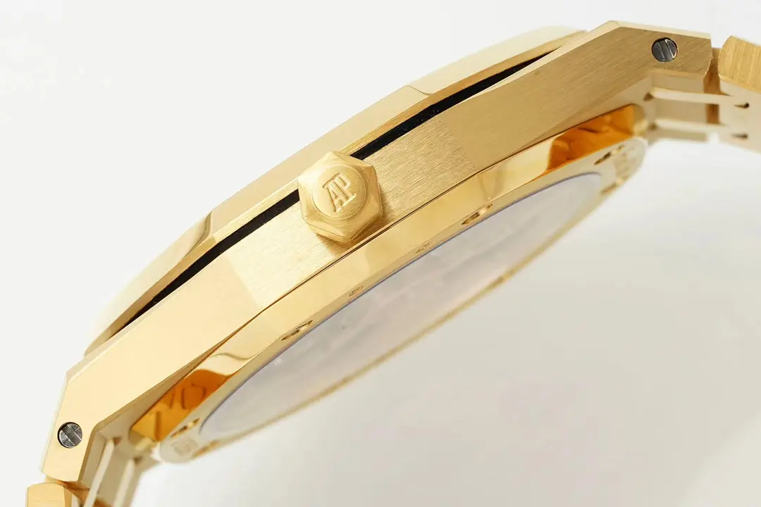 Audemars Piguet Royal Oak Gold Watch with Petite Tapisserie Dial - Image 8