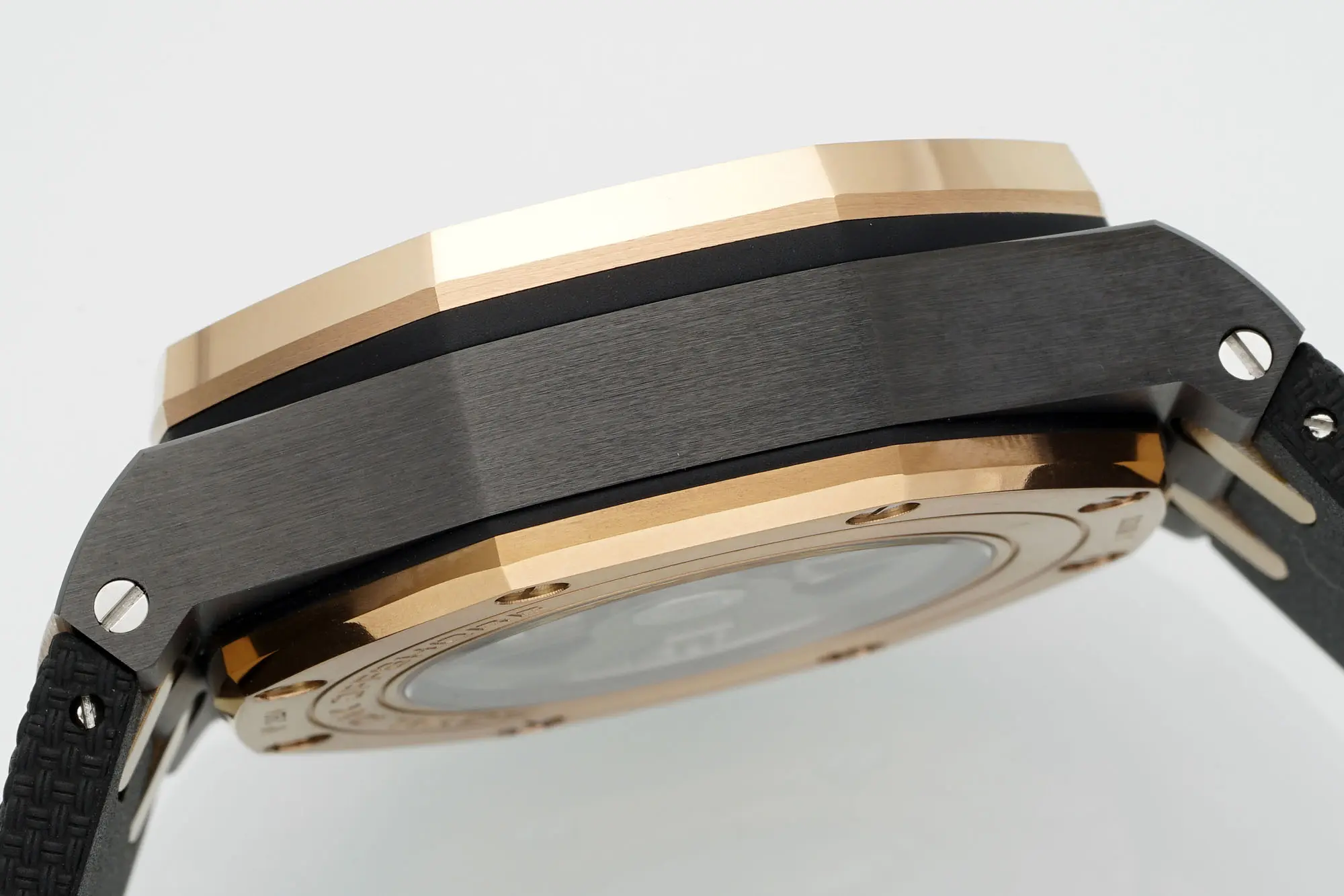 Royal Oak Offshore 26400 series watch - Black and Rose Gold ceramic - Chronograph style - Image 8