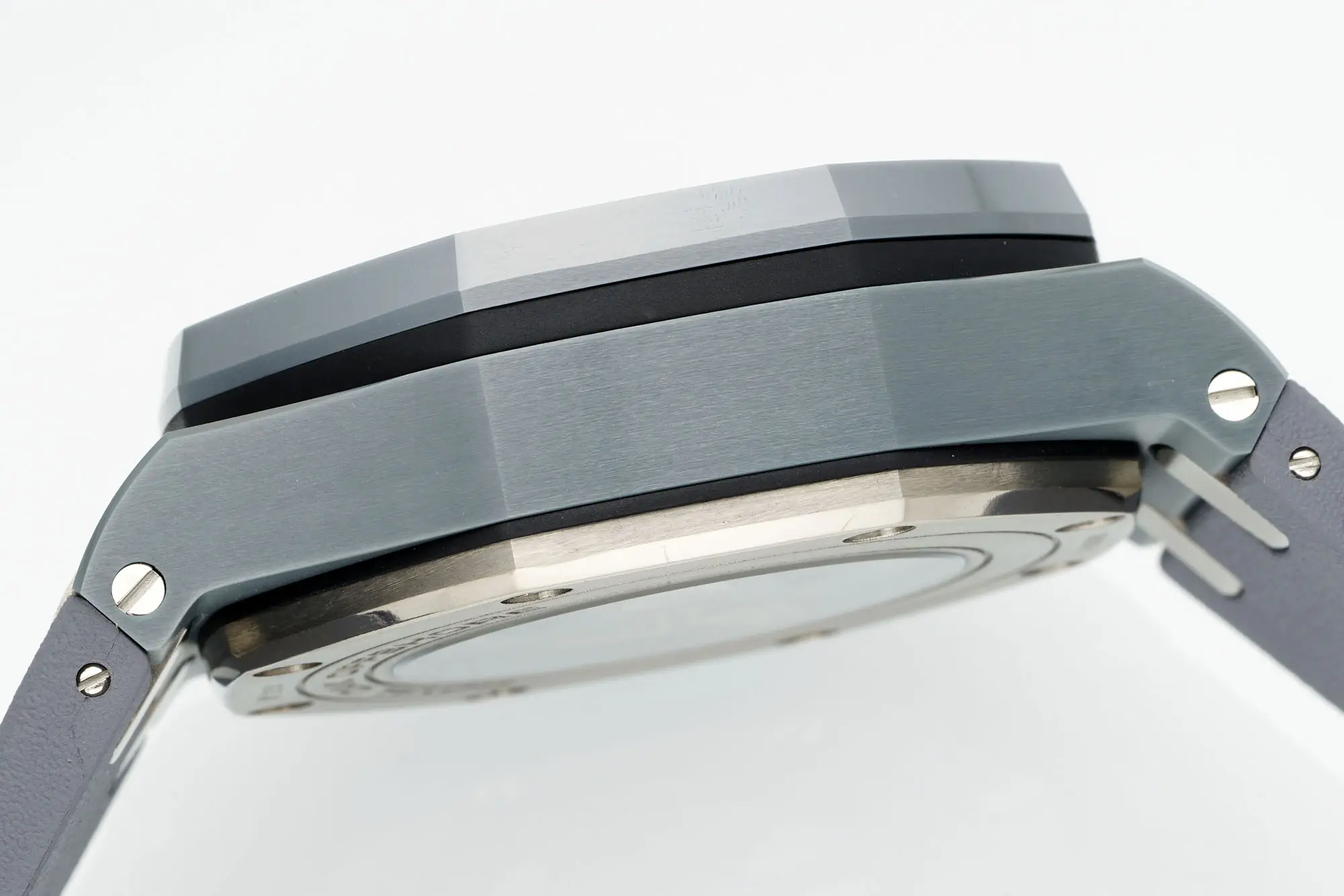 Royal Oak Offshore 26400 series watch - Grey Ceramic with Blue Dial and Chronograph Style - Image 8