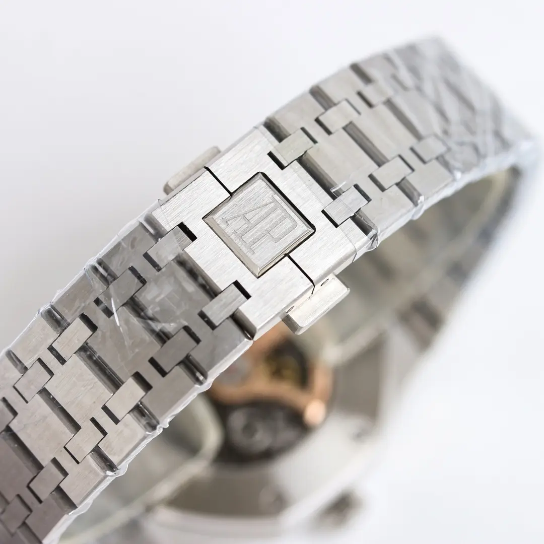 Audemars Piguet Royal Oak Offshore Men's Mechanical Watch 15407ST.OO.1220ST.01 - Silver with Rose Gold accents, Skeleton dial, 41mm - Image 8