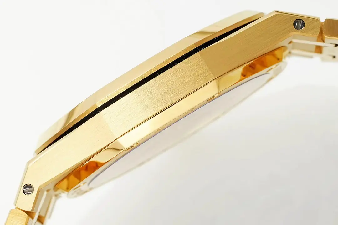 Audemars Piguet Royal Oak Gold Watch with Petite Tapisserie Dial - Image 9