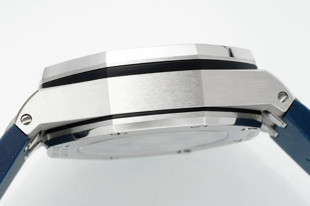 Audemars Piguet Royal Oak Offshore Chronograph with Blue Dial on Stainless Steel Strap - Image 9