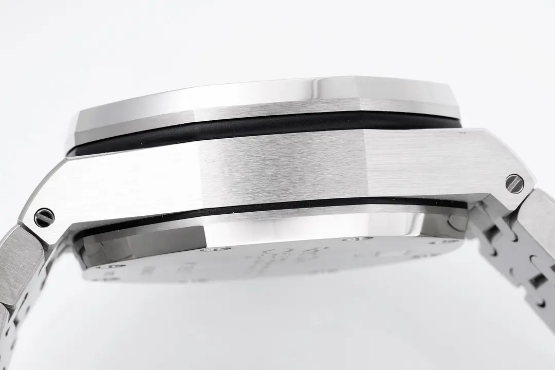 Audemars Piguet Royal Oak Offshore Stainless Steel Bracelet Watch - Silver Dial with Black Sub-dials - Image 9