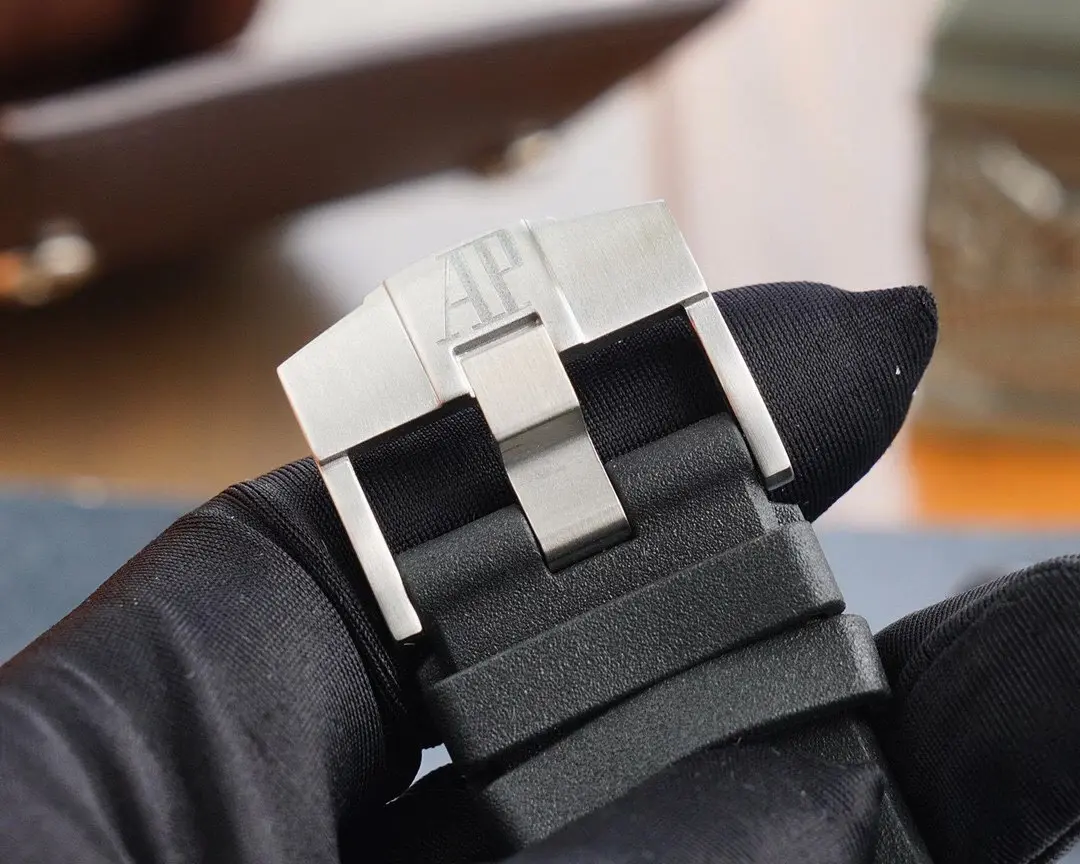 Audemars Piguet Royal Oak Offshore Automatic Men's Watch 42mm Stainless steel Case with Rubber Strap - Image 9