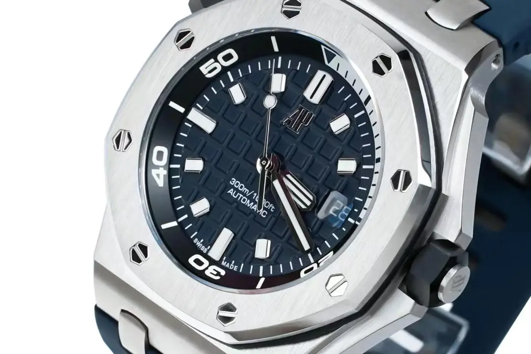 Audemars Piguet Royal Oak Offshore Diver Watch ?C Blue Dial, Stainless Steel Case with Rubber Strap - Image 10